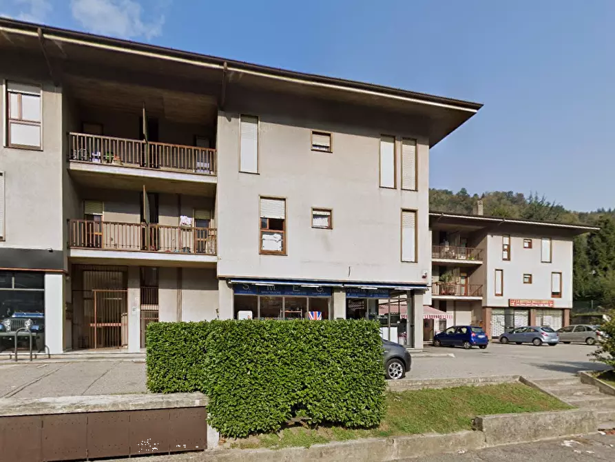 Immagine 6 di Appartamento in vendita  in via Lecco a Pontida