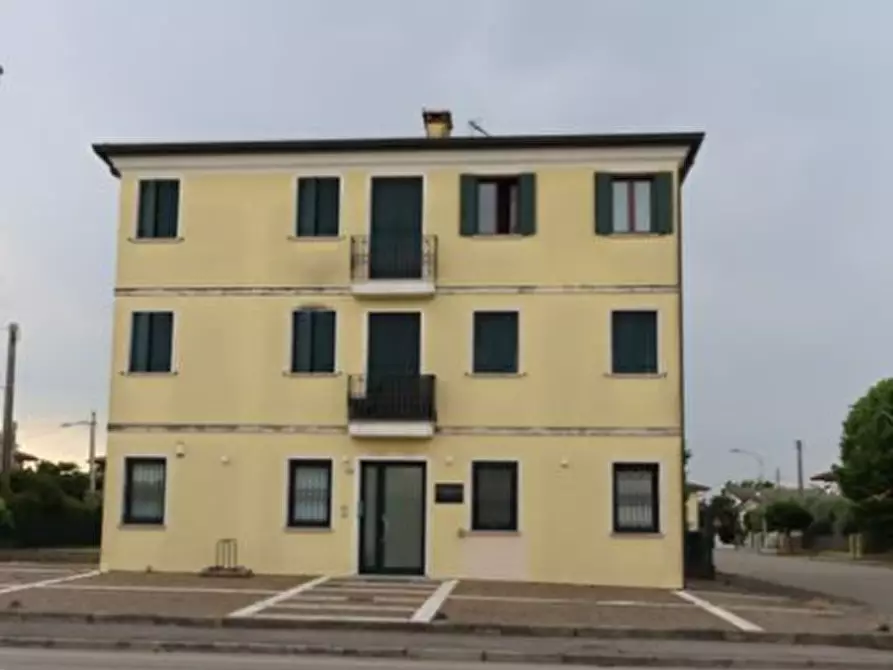 Immagine 1 di Appartamento in vendita  in Via D'Azeglio a Granze