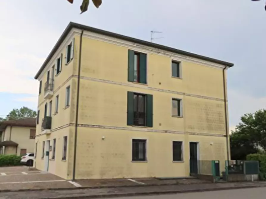 Immagine 2 di Appartamento in vendita  in Via D'Azeglio a Granze