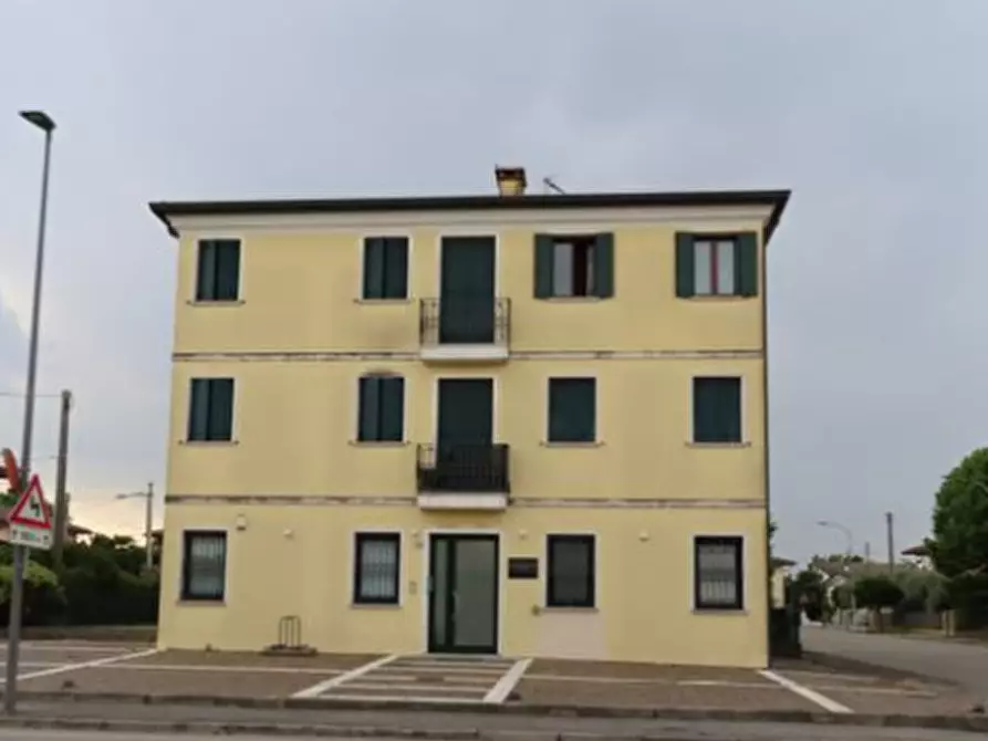 Immagine 4 di Appartamento in vendita  in Via D'Azeglio a Granze