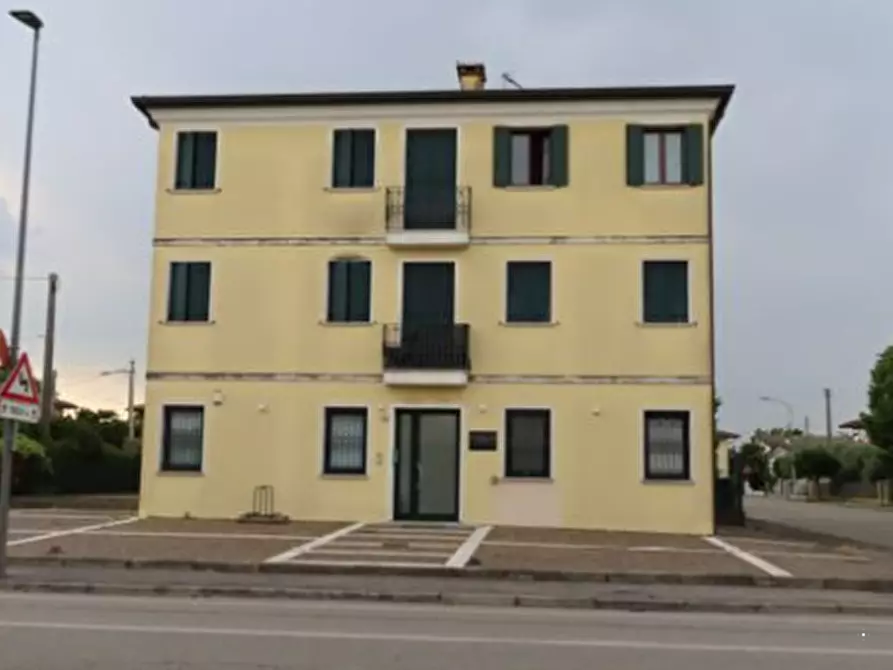 Immagine 5 di Appartamento in vendita  in Via D'Azeglio a Granze
