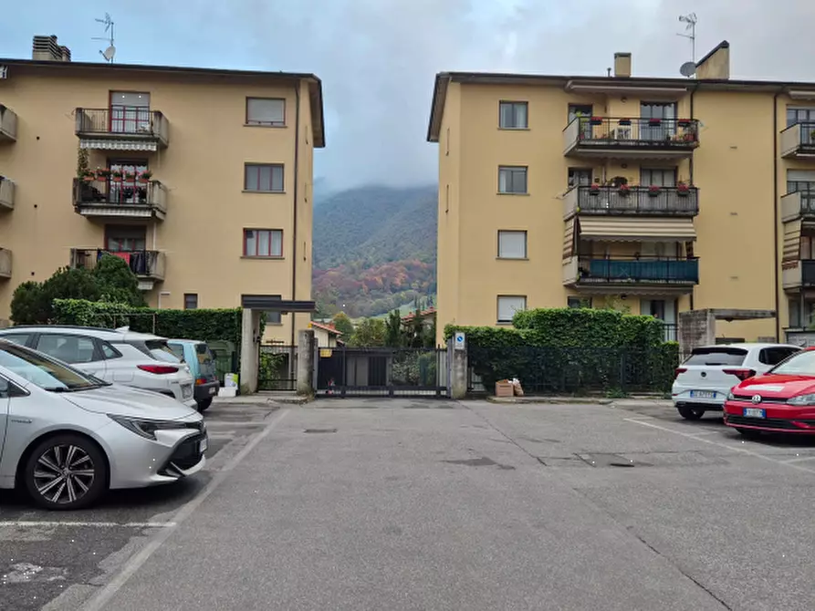 Immagine 2 di Appartamento in vendita  in Via Grumasone a Alzano Lombardo