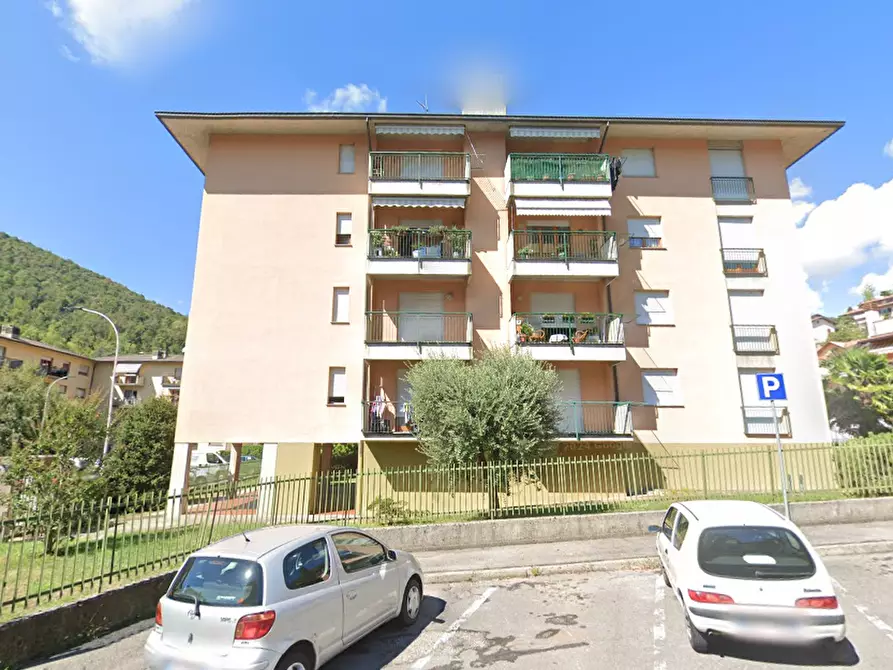 Immagine 1 di Appartamento in vendita  in Via Grumasone a Alzano Lombardo