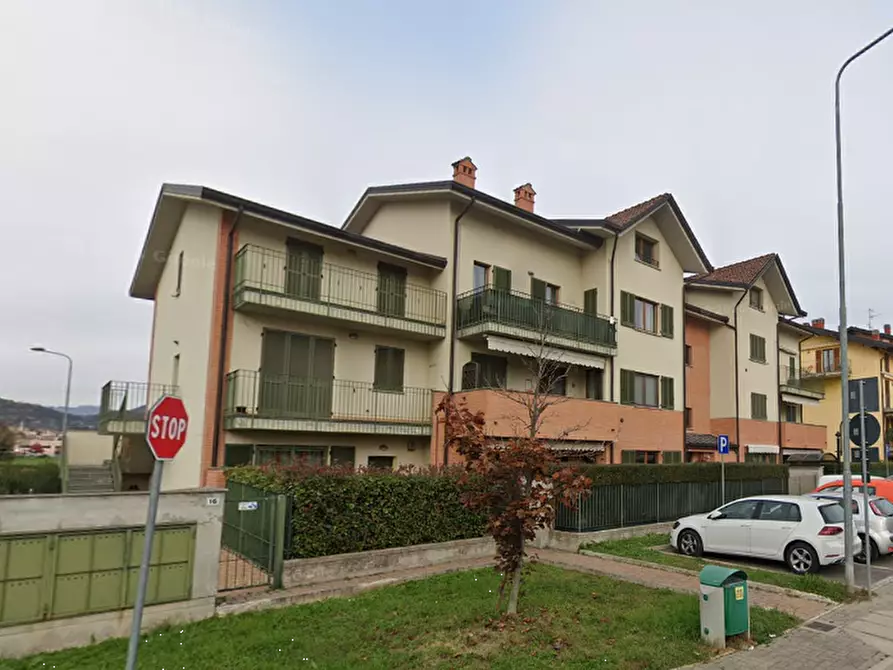 Immagine 13 di Appartamento in vendita  in via Ermenegildo Agazzi a Brembate Di Sopra