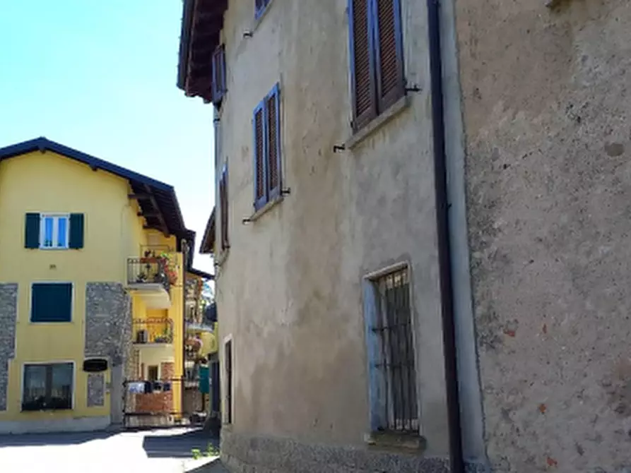 Immagine 2 di Appartamento in vendita  in Via A. Volta a Cittiglio
