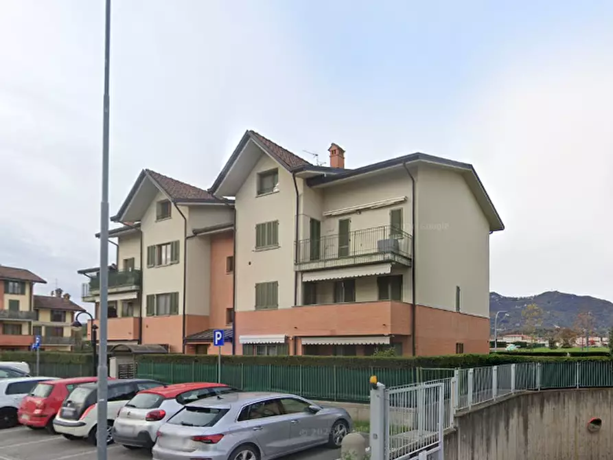 Immagine 5 di Appartamento in vendita  in via Ermenegildo Agazzi a Brembate Di Sopra
