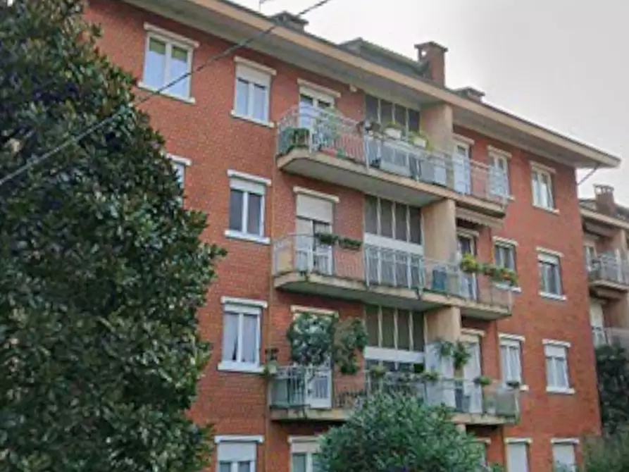 Immagine 3 di Appartamento in vendita  in Via Cantoreggio a Varese