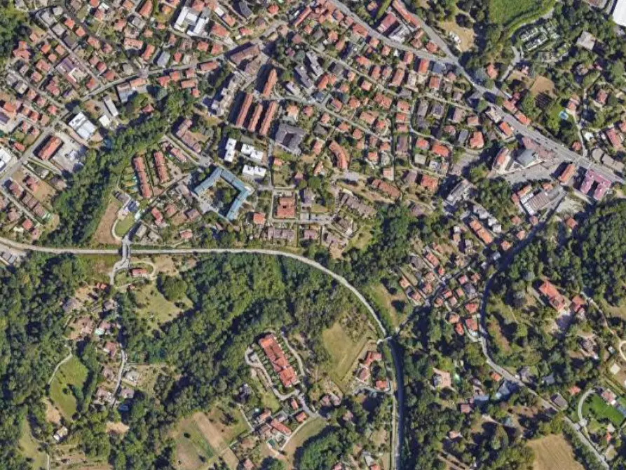 Immagine 17 di Appartamento in vendita  in Via Cantoreggio a Varese