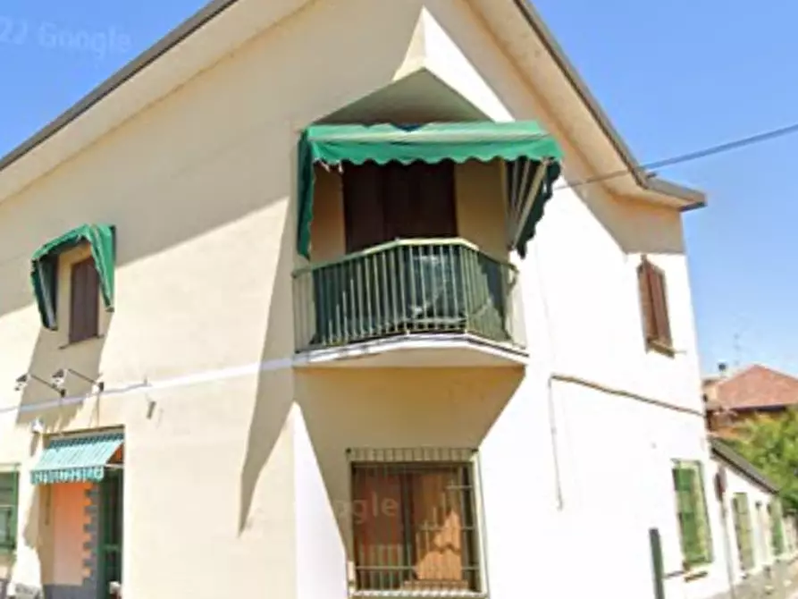 Immagine 1 di Negozio in vendita  in Piazza S. Carlo a Corbetta