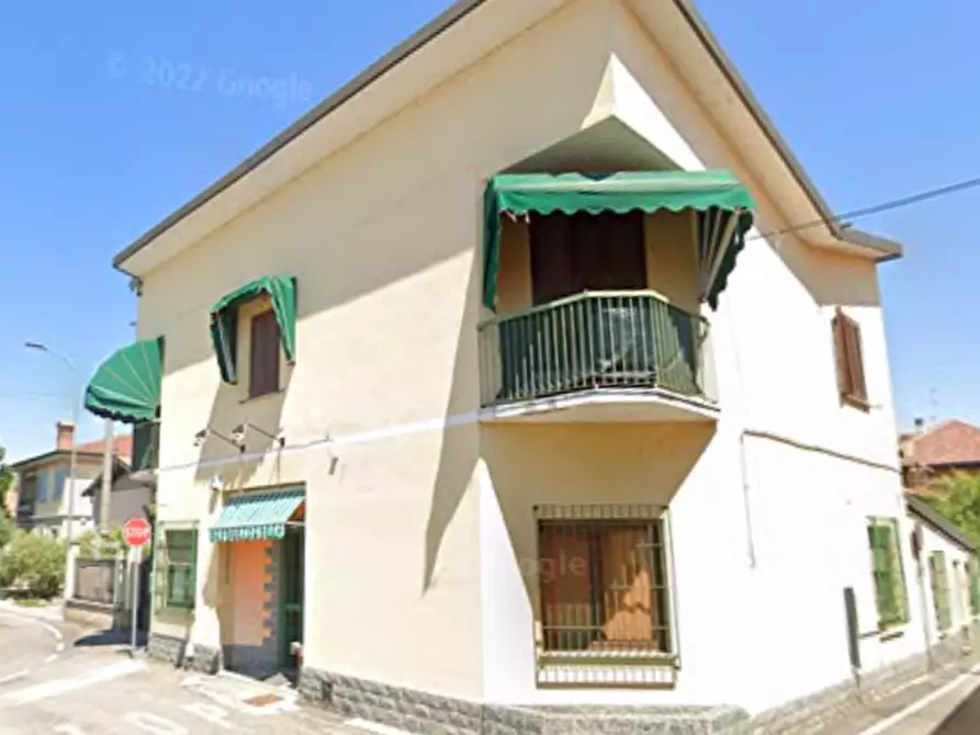 Immagine 4 di Negozio in vendita  in Piazza S. Carlo a Corbetta