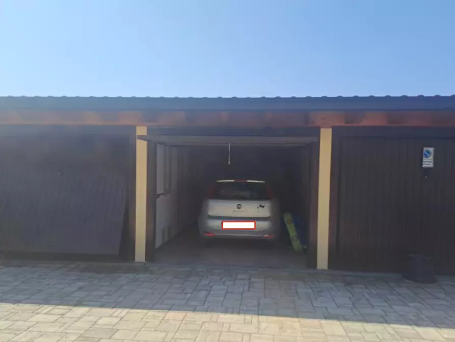 Immagine 3 di Appartamento in vendita  in Via Alessandro Manzoni a Carnago