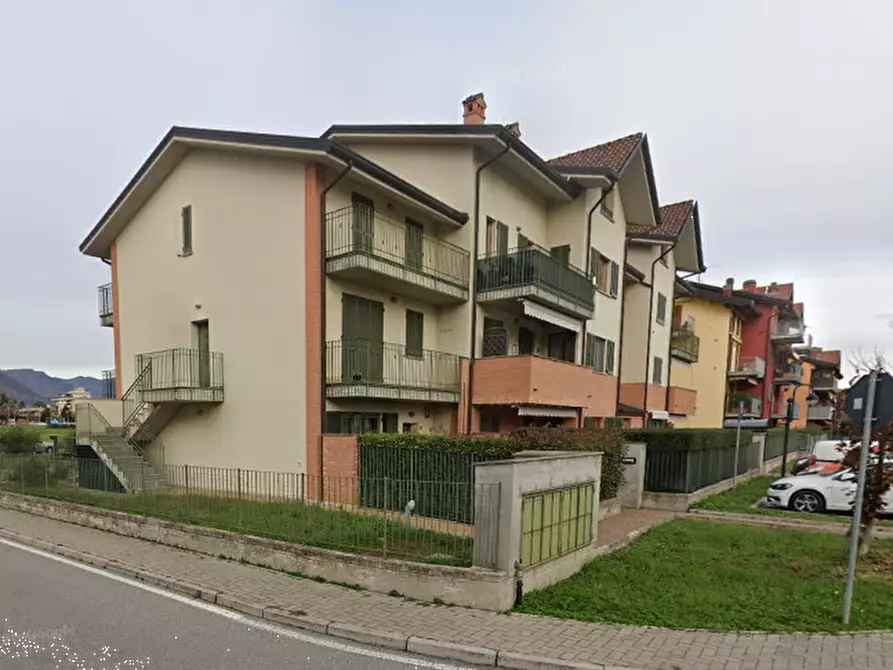 Immagine 10 di Appartamento in vendita  in via E. Agazzi a Brembate Di Sopra