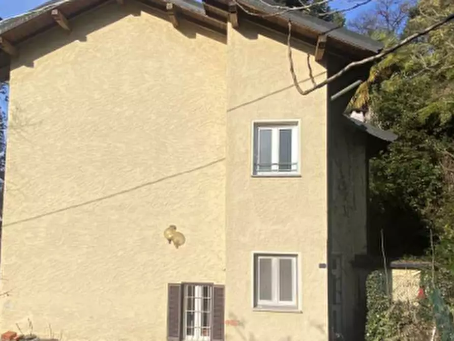 Immagine 6 di Stabile in vendita  in Via Asilo a Luino