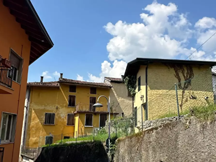 Immagine 3 di Porzione di casa in vendita  in Via Piazza a Sovere