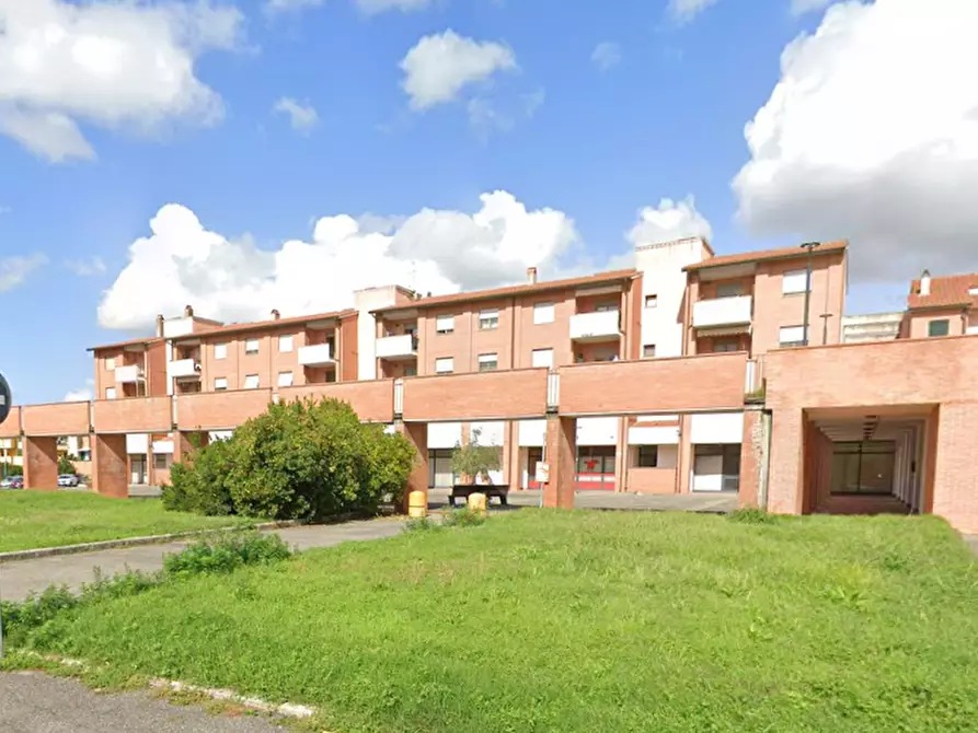 Immagine 6 di Negozio in vendita  in Piazza E. De Filippo  a Castelfiorentino