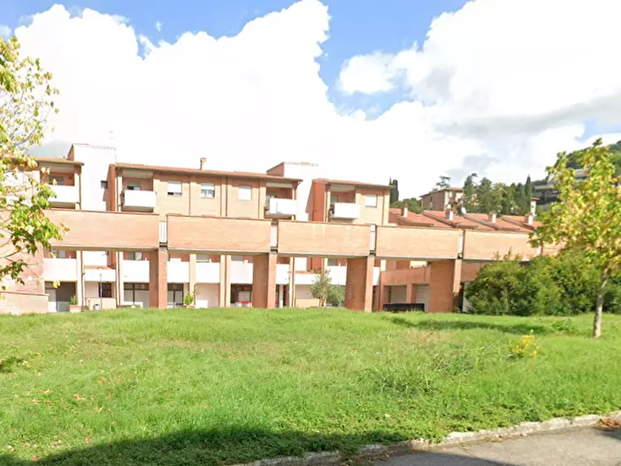 Immagine 7 di Negozio in vendita  in Piazza E. De Filippo  a Castelfiorentino