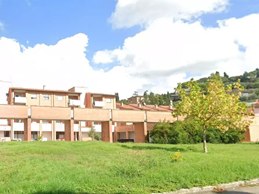 Immagine 9 di Negozio in vendita  in Piazza E. De Filippo  a Castelfiorentino