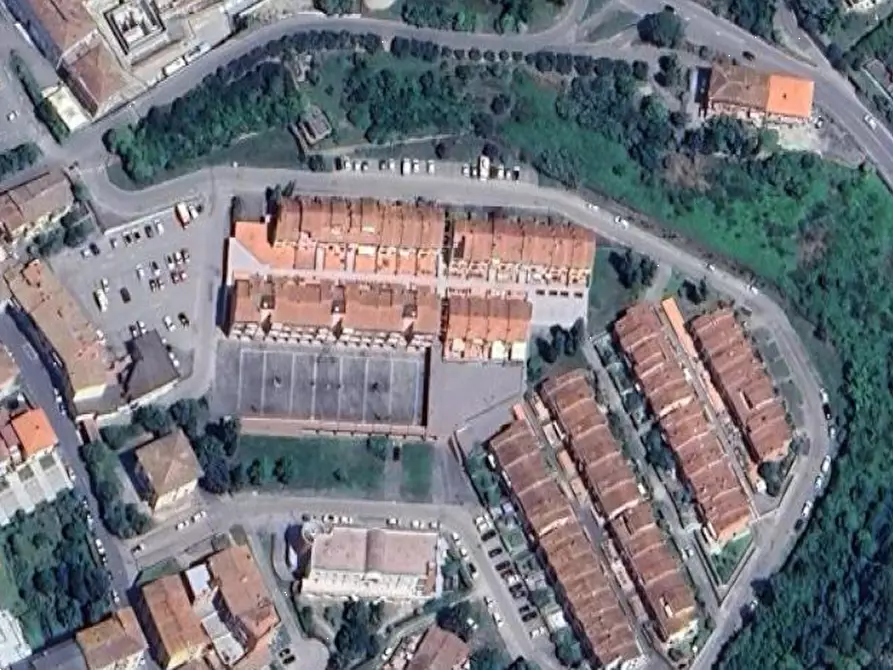 Immagine 15 di Negozio in vendita  in Piazza E. De Filippo  a Castelfiorentino