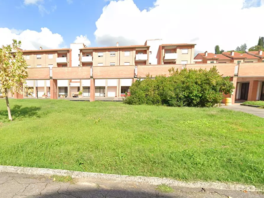 Immagine 3 di Negozio in vendita  in Piazza E. De Filippo  a Castelfiorentino