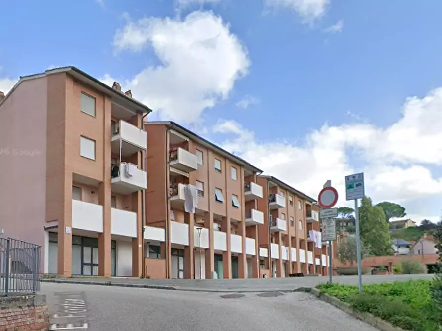 Immagine 10 di Negozio in vendita  in Piazza E. De Filippo  a Castelfiorentino