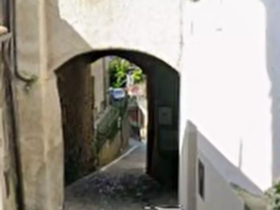 Immagine 11 di Stabile in vendita  in Via Asilo a Luino