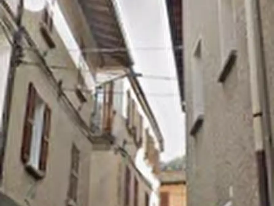 Immagine 12 di Stabile in vendita  in Via Asilo a Luino