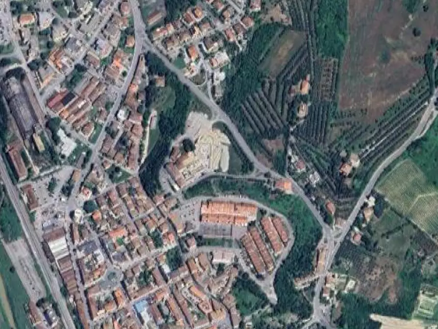 Immagine 18 di Negozio in vendita  in Piazza E. De Filippo  a Castelfiorentino