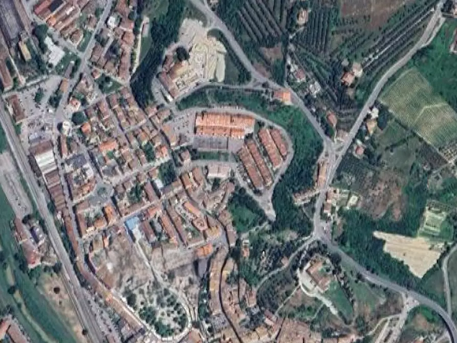 Immagine 17 di Negozio in vendita  in Piazza E. De Filippo  a Castelfiorentino