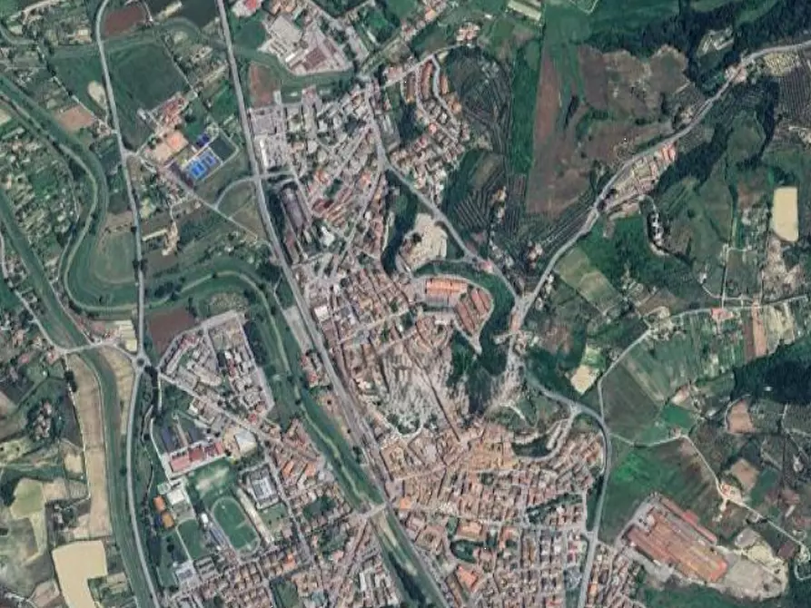 Immagine 19 di Negozio in vendita  in Piazza E. De Filippo  a Castelfiorentino