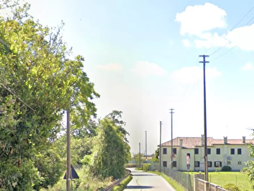 Immagine 8 di Laboratorio in vendita  in Via Solagna a Trevignano