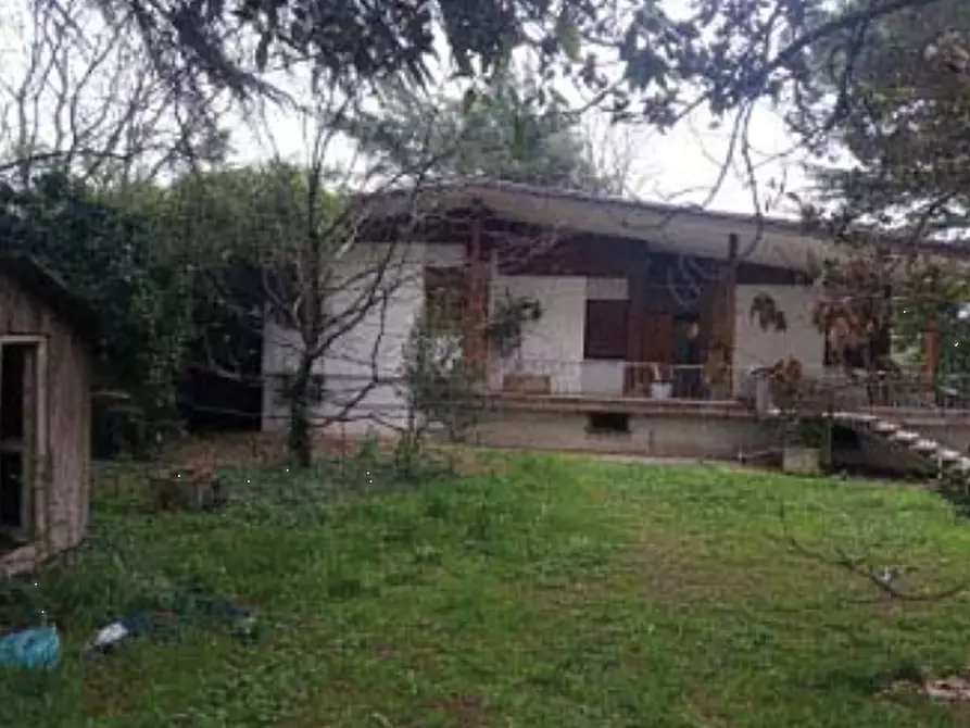 Immagine 2 di Villa in vendita  in Via Solagna a Trevignano