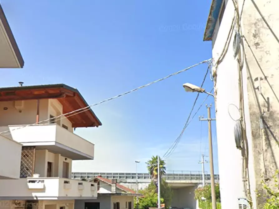 Immagine 2 di Negozio in vendita  in Via Zittola  a Chieti