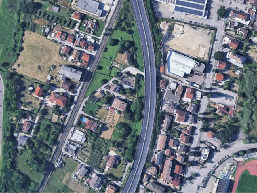 Immagine 6 di Negozio in vendita  in Via Zittola  a Chieti