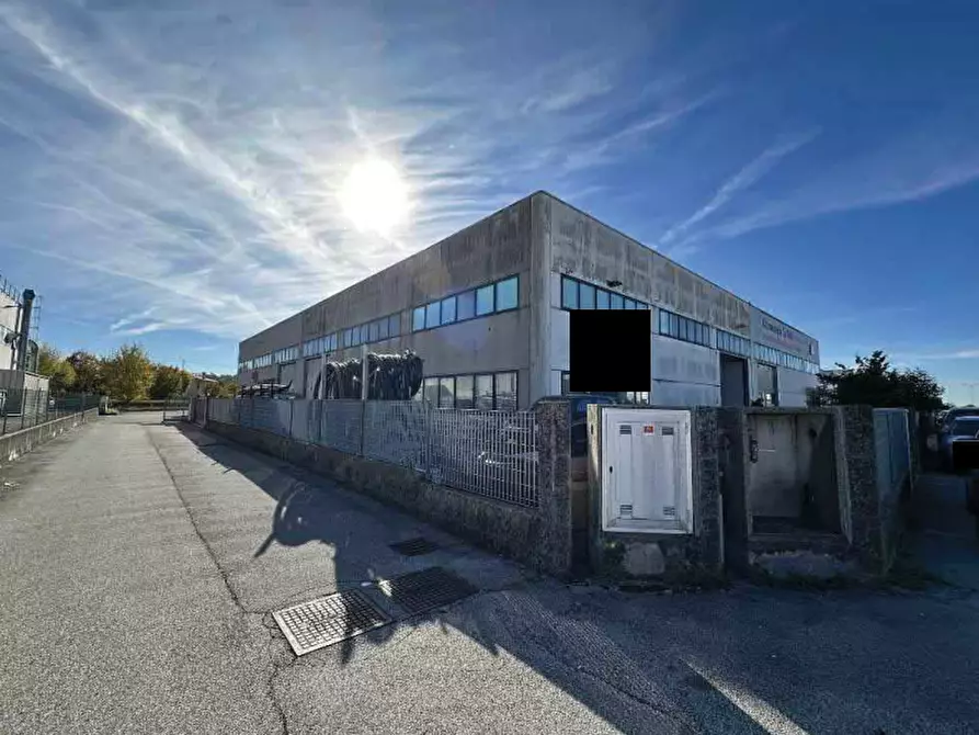 Immagine 4 di Laboratorio in vendita  in Via del Lavoro a Cornuda