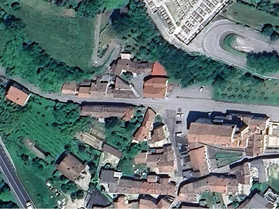 Immagine 10 di Porzione di casa in vendita  in Piazza Roma a Segusino