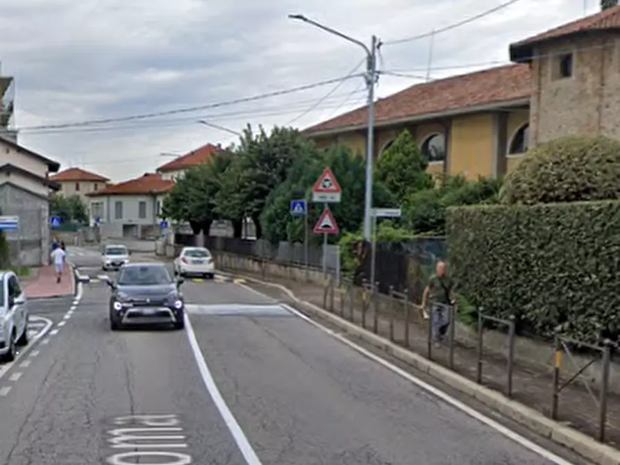 Immagine 27 di Appartamento in vendita  in Via Roma a Gazzada Schianno
