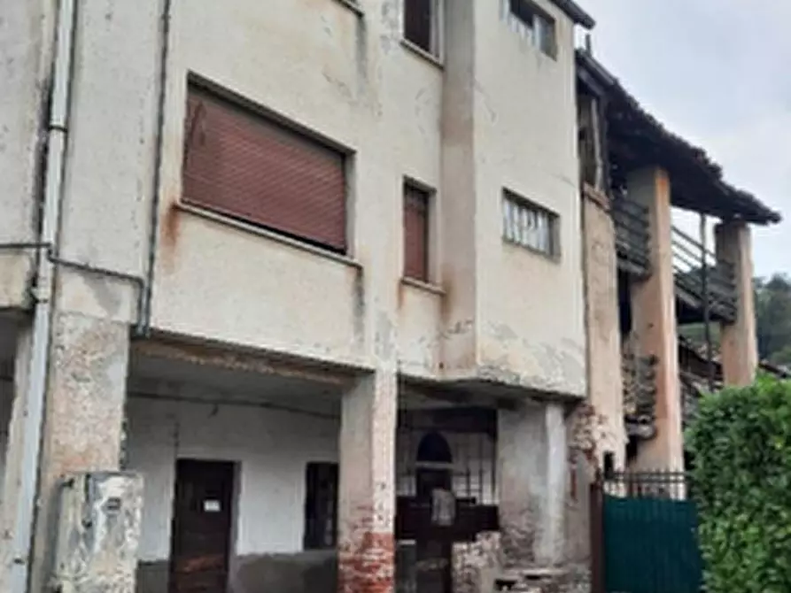 Immagine 10 di Appartamento in vendita  in Via Fratelli Bandiera a Grantola