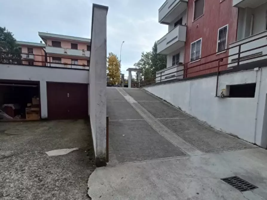Immagine 1 di Garage in vendita  in Via Giuseppe Mazzini a Cassina De' Pecchi