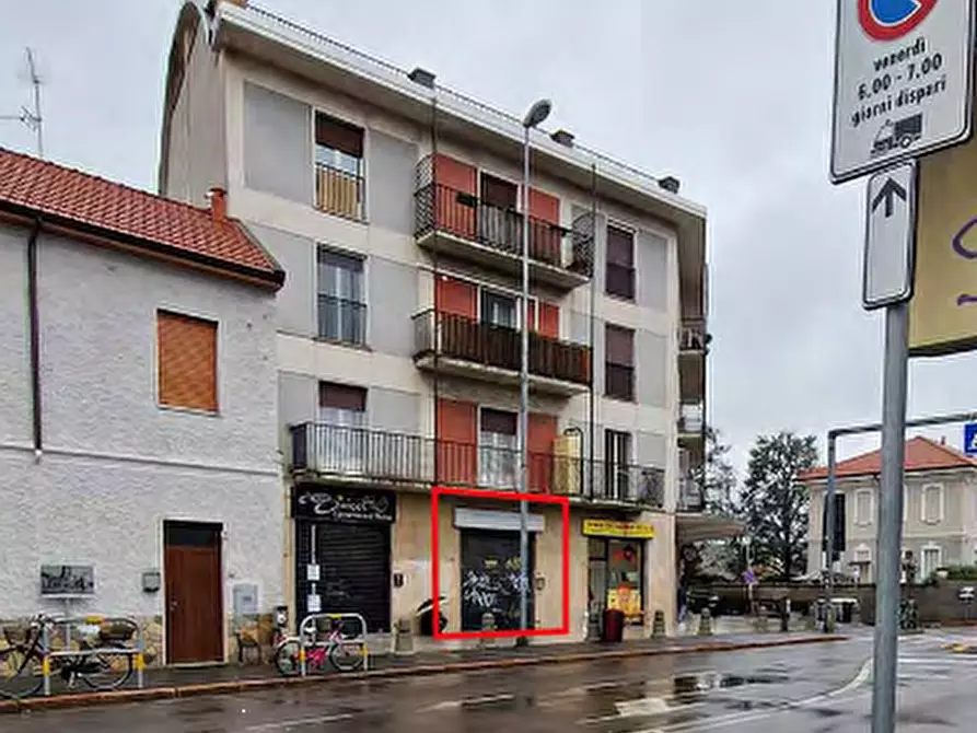Immagine 9 di Negozio in vendita  in Via Roma a Nerviano