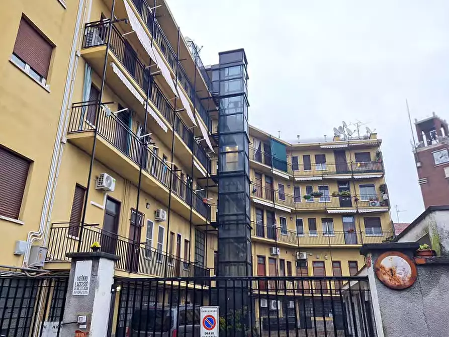 Immagine 10 di Negozio in vendita  in Via Roma a Nerviano