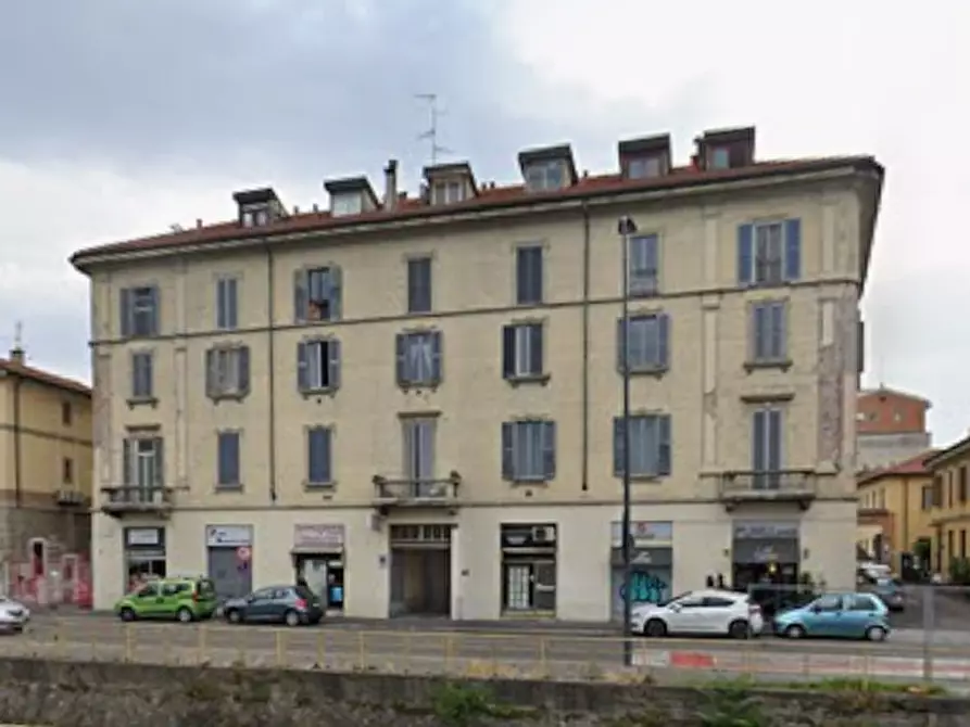 Immagine 3 di Appartamento in vendita  in Via Ascanio Sforza a Milano