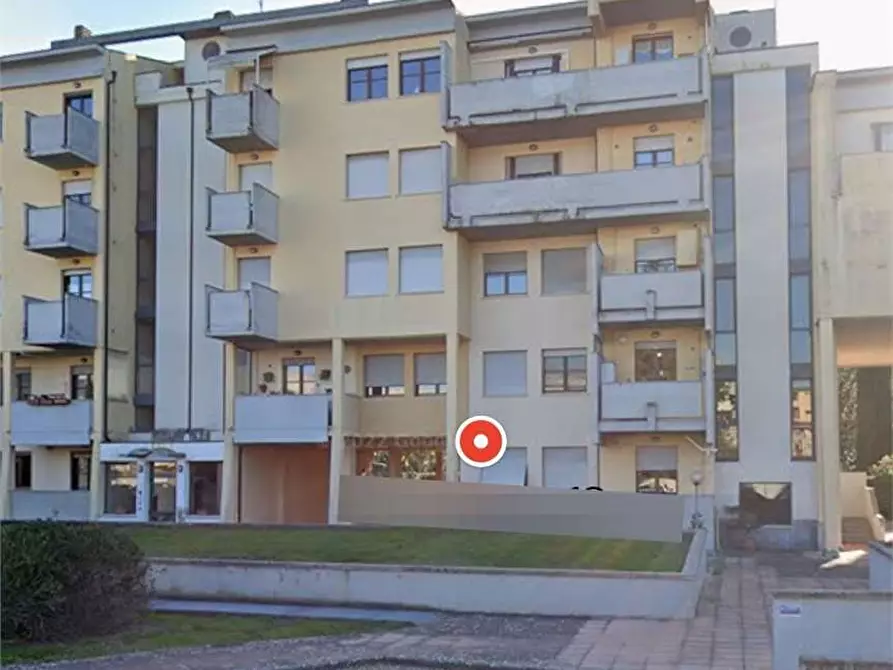 Immagine 1 di Magazzino in vendita  in Via Brenta  a Firenze