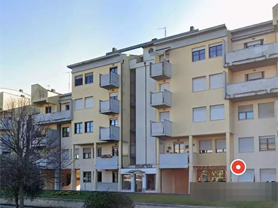 Immagine 2 di Magazzino in vendita  in Via Brenta  a Firenze