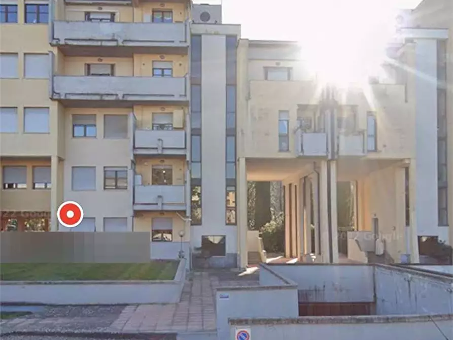 Immagine 3 di Magazzino in vendita  in Via Brenta  a Firenze