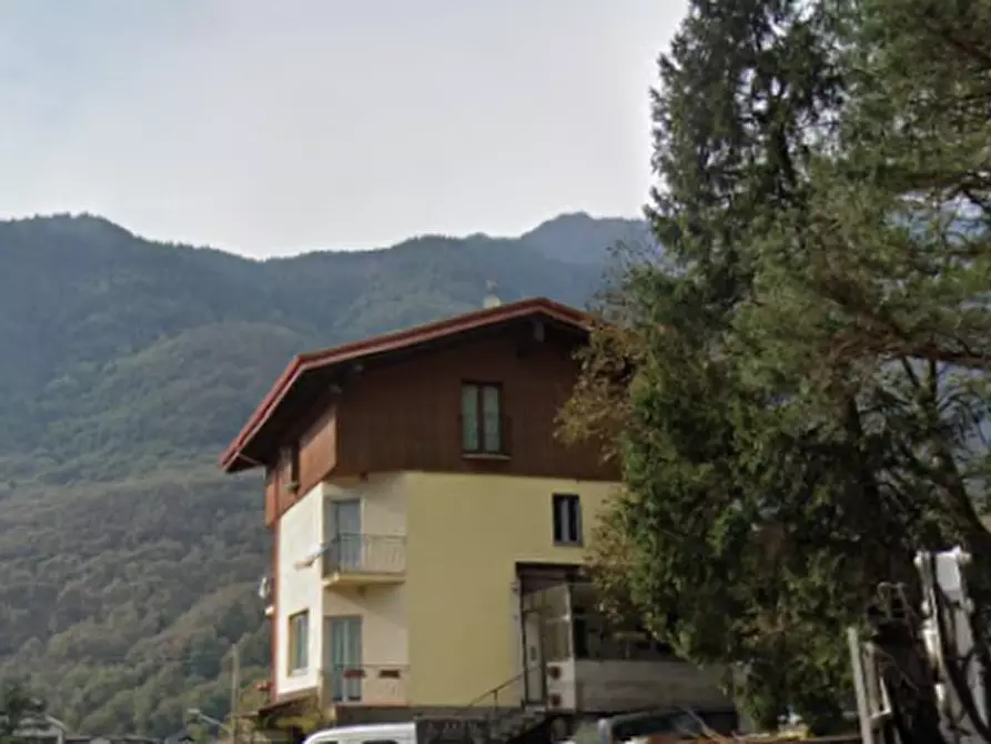 Immagine 3 di Casa indipendente in vendita  in VIA FORNO ALLIONE a Malonno