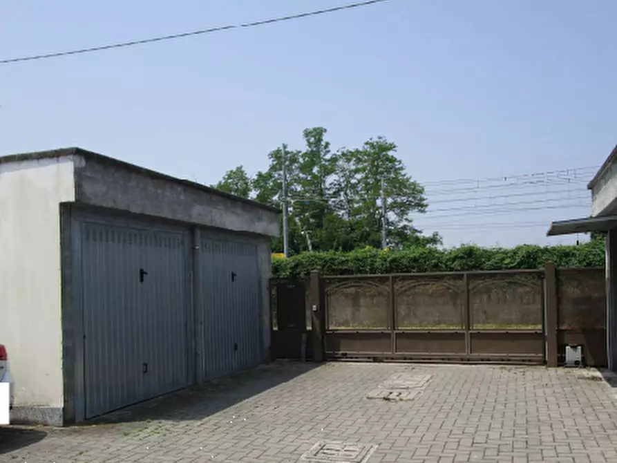 Immagine 15 di Appartamento in vendita  in Via Sandro Pertini a Pizzale