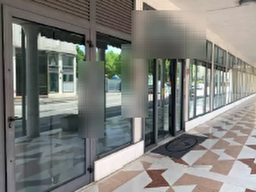 Immagine 2 di Negozio in vendita  in Via Padre Leopoldo a Abano Terme
