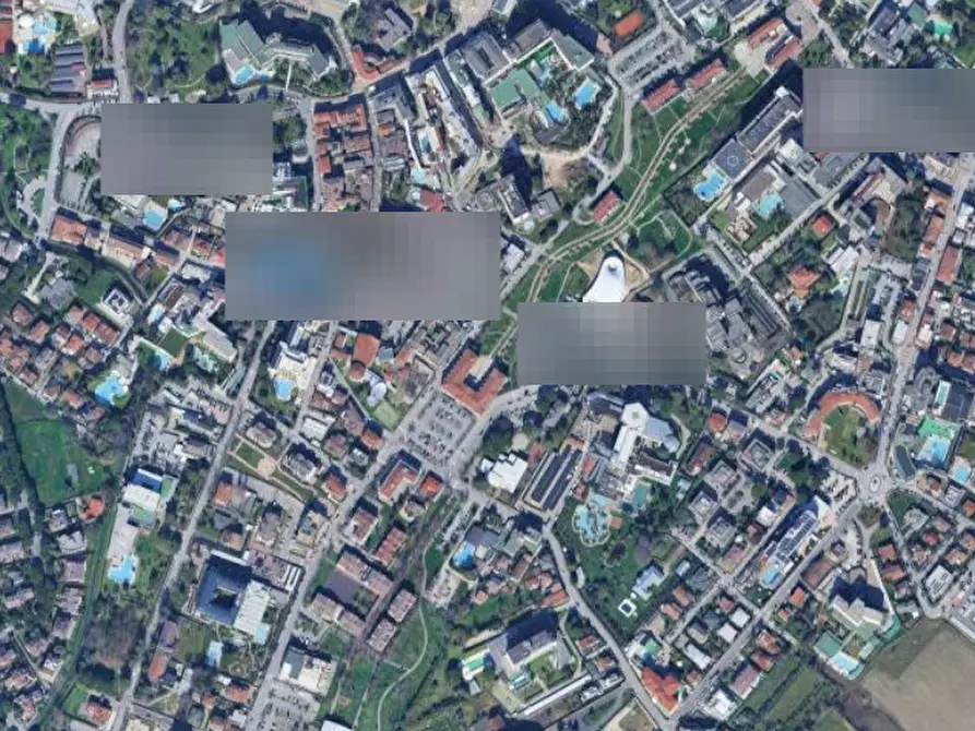 Immagine 1 di Negozio in vendita  in Via Padre Leopoldo a Abano Terme