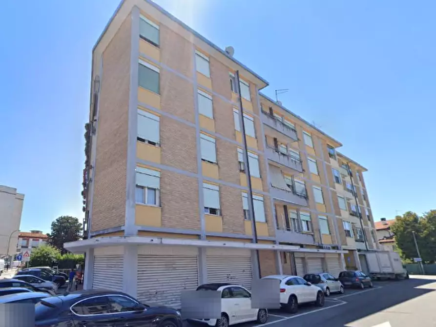 Immagine 1 di Negozio in vendita  in Via Montello a Noventa Padovana