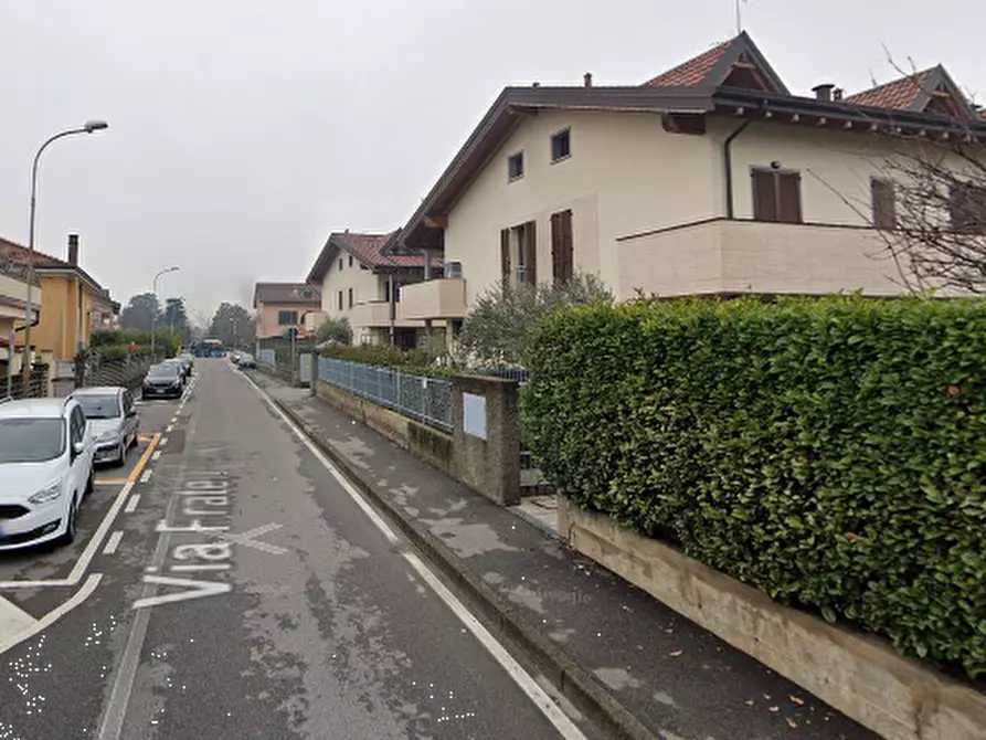 Immagine 13 di Appartamento in vendita  in Via FRATELLI CERVI  a Trezzano Rosa